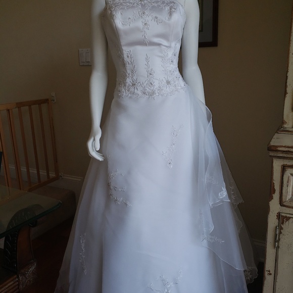 MOONLIGHT COLLECTION BRIDAL GOWN SZ 16 - Picture 1 of 8
